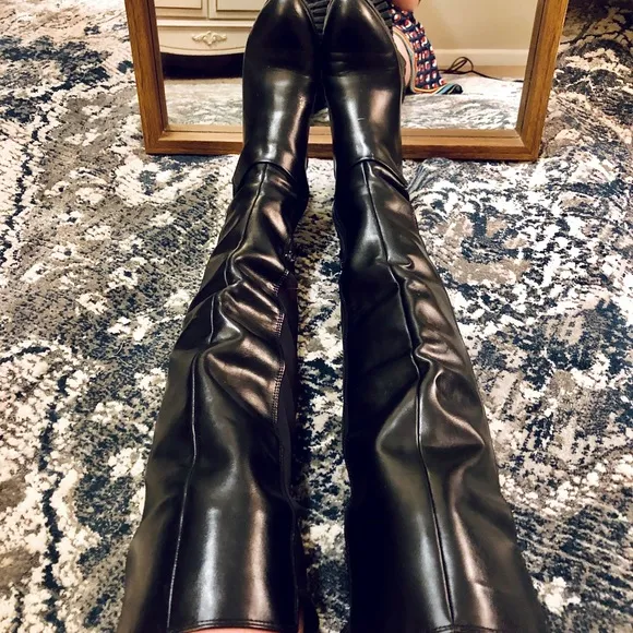 CHARLES BY CHARLES DAVID OVER THE KNEE BOOT