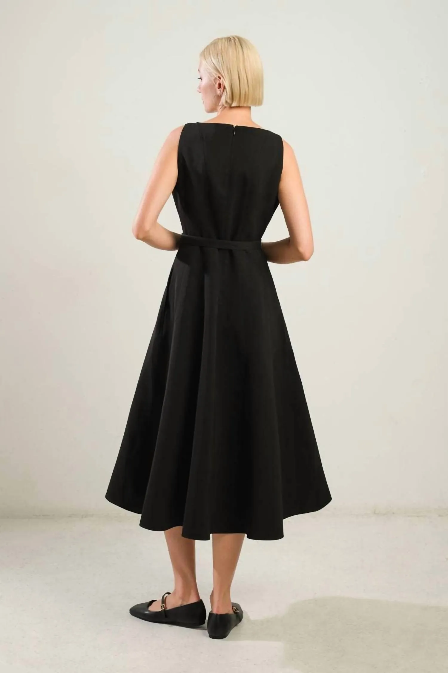 Elizabeth Midi Dress In Black