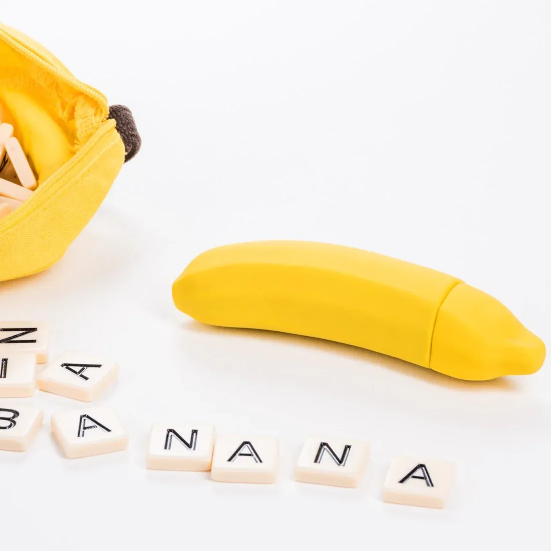 Emojibator Banana