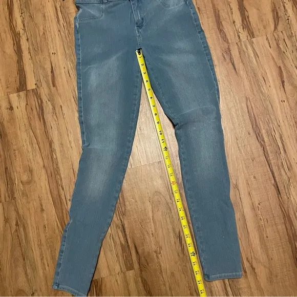 Fit Jeans Light Wash Stretchy Women’s Jeans