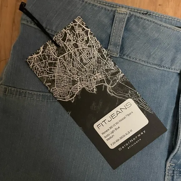 Fit Jeans Light Wash Stretchy Women’s Jeans