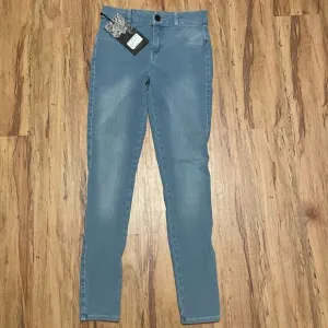 Fit Jeans Light Wash Stretchy Women’s Jeans
