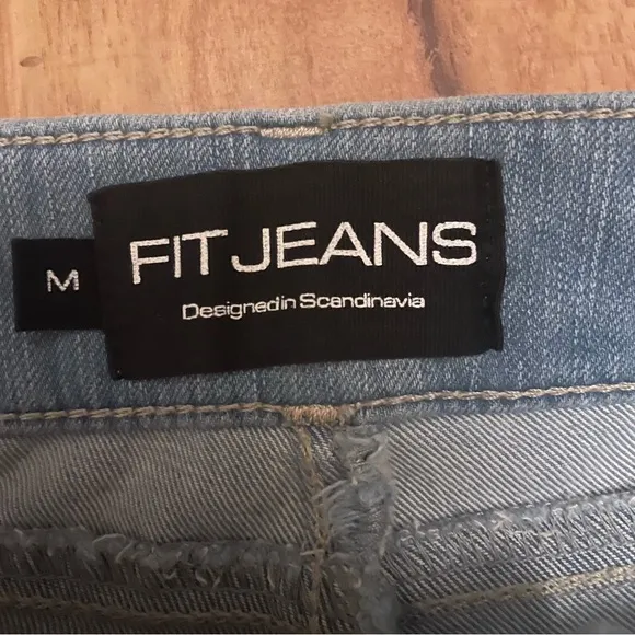 Fit Jeans Light Wash Stretchy Women’s Jeans