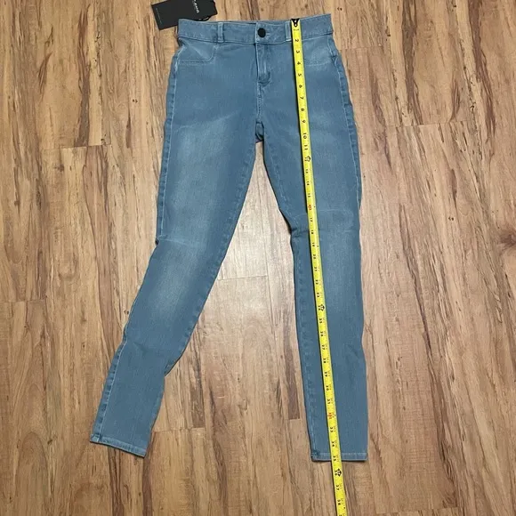 Fit Jeans Light Wash Stretchy Women’s Jeans