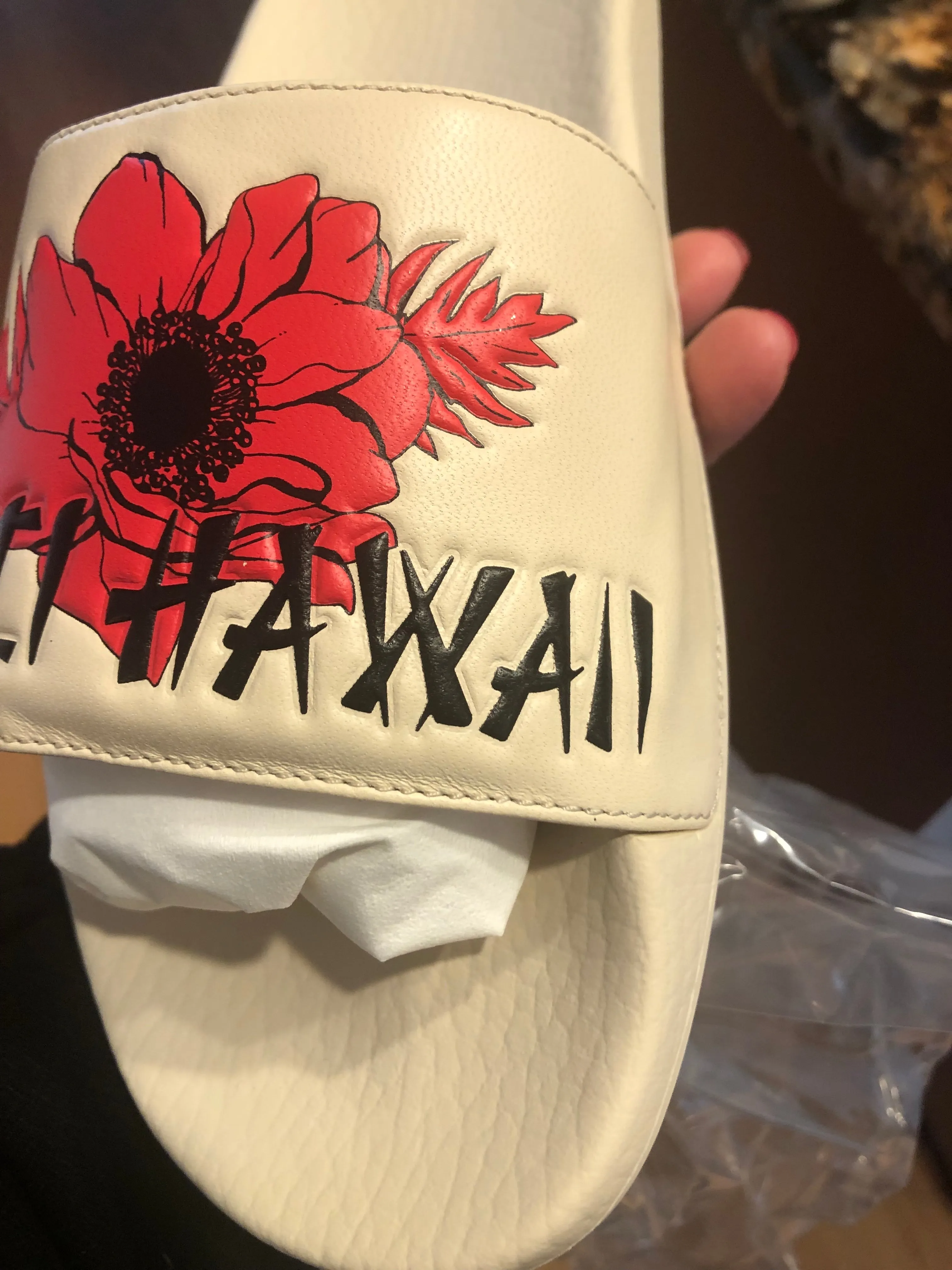 Gucci Hawaii Slides in White
