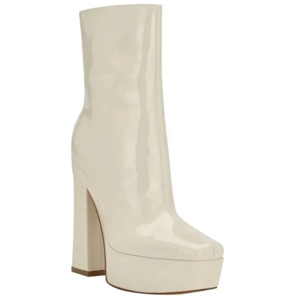 GUESS - White 1-1/2&quot; Platform Cushioned Logo Byra Square Toe Block Heel Size