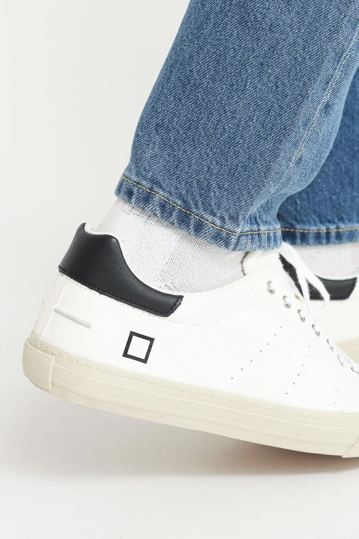 Linea Natural - White-Black