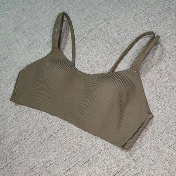 Lululemon Like a Cloud Ribbed Bra Light Support B/C Cup Nomad Size 6 Sports Bra