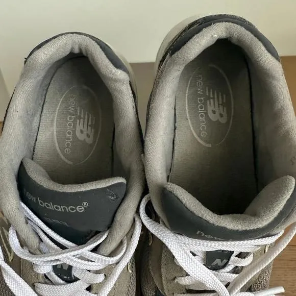 New Balance 993 Grey/White Kids Sneakers - SZ 4.5 Y- 6 W