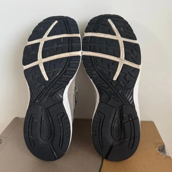 New Balance 993 Grey/White Kids Sneakers - SZ 4.5 Y- 6 W