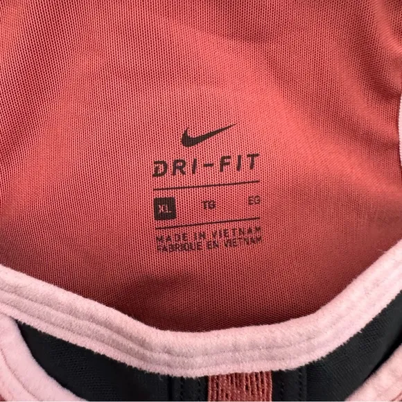 Nike Dri-FIT Swoosh Ultrabreathe Sports Bra SZ XL