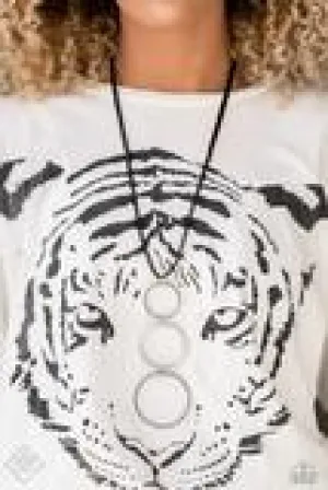 Paparazzi Curvy Couture - Silver Necklace