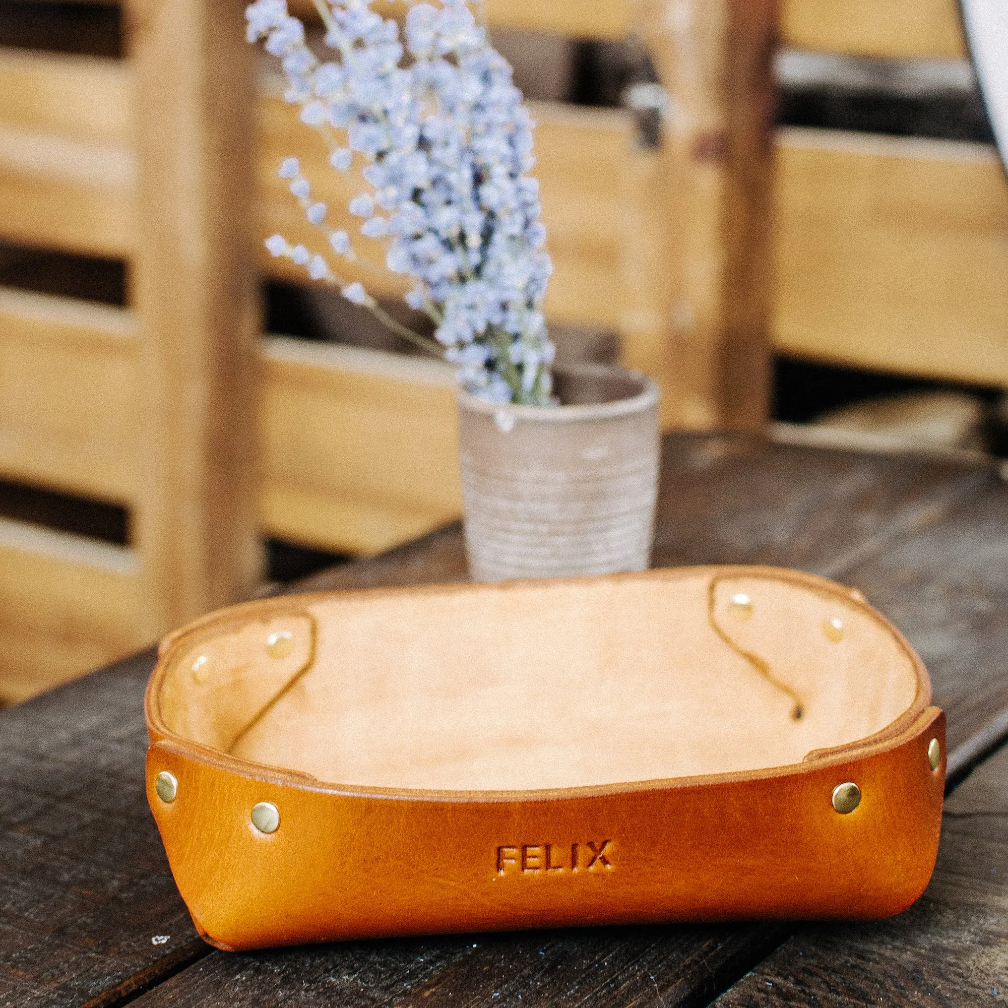 SMALL LEATHER VALET TRAY / TAN