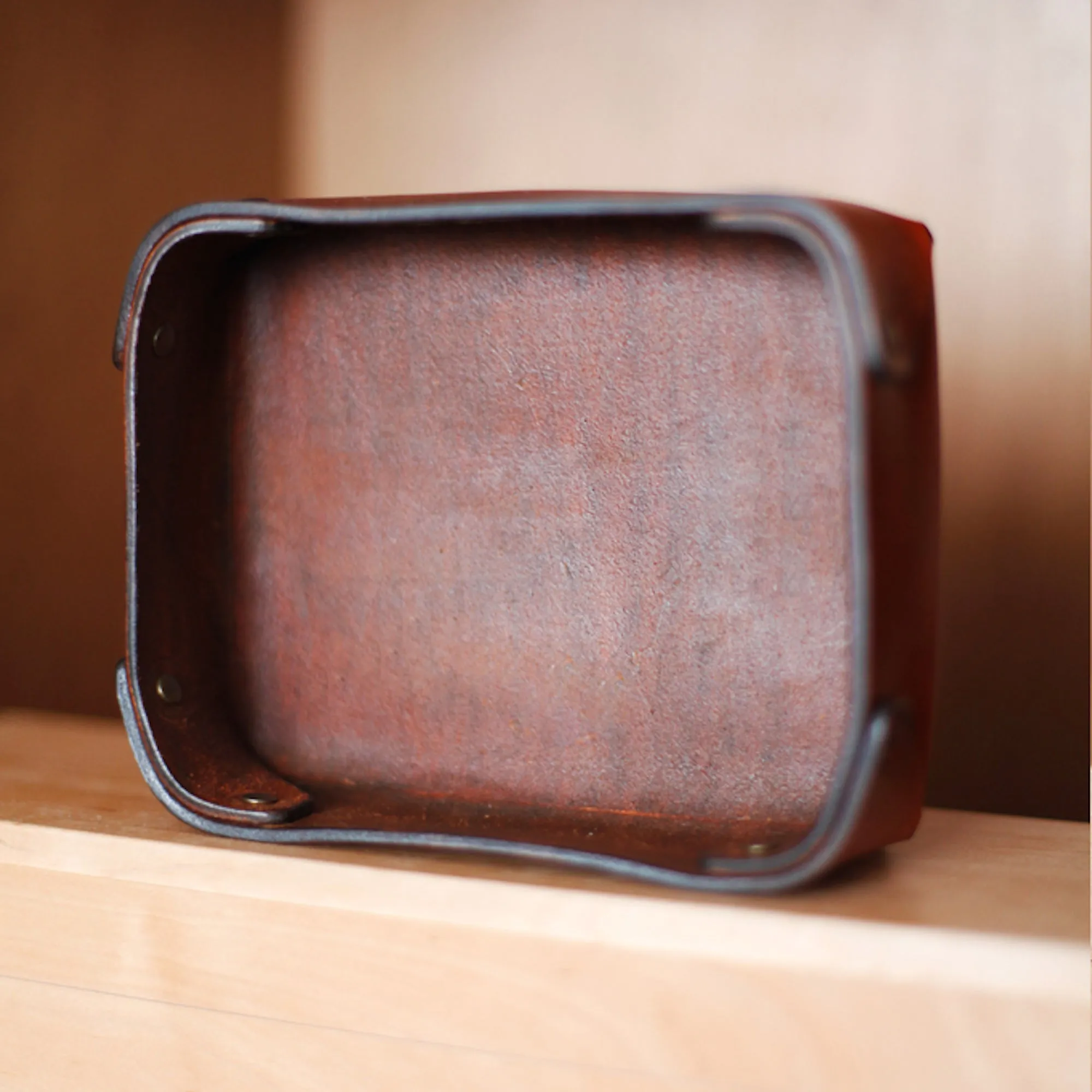 SMALL LEATHER VALET TRAY / TAN