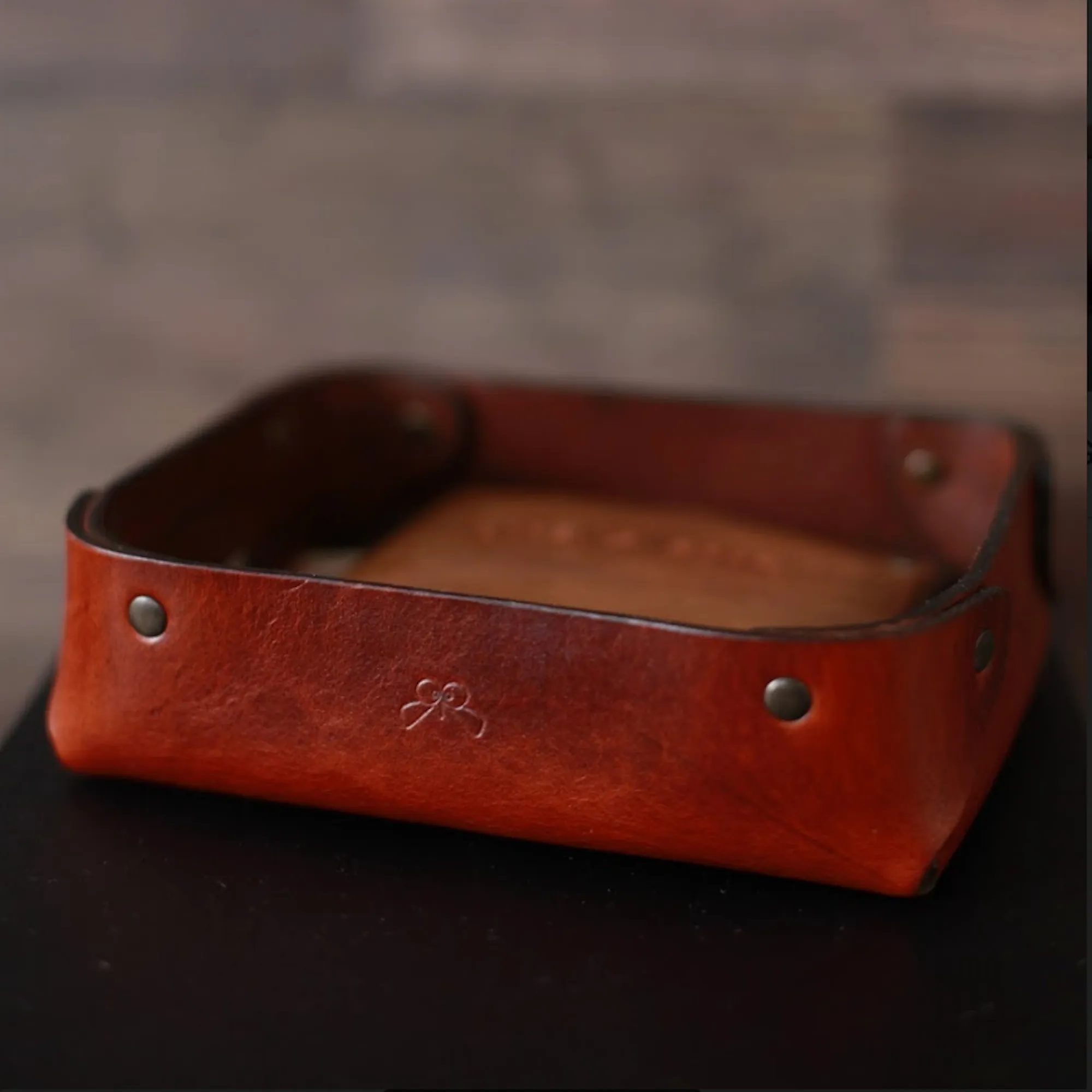 SMALL LEATHER VALET TRAY / TAN