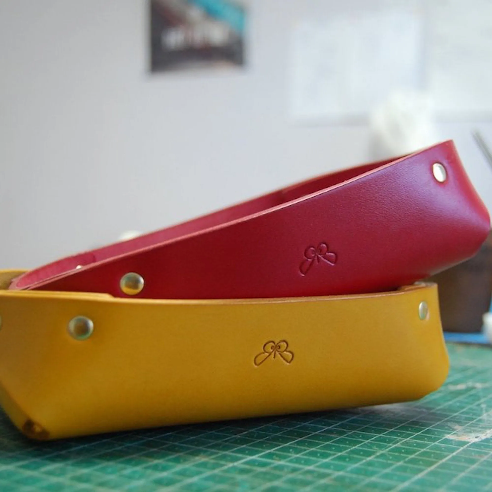 SMALL LEATHER VALET TRAY / TAN