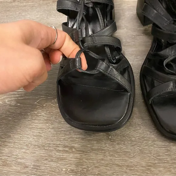 Steve Madden | Cherri30 Sandal Black Leather Size 8M