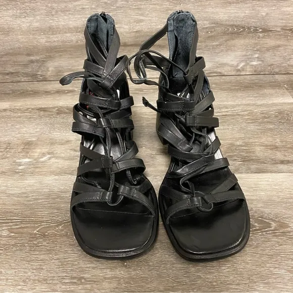 Steve Madden | Cherri30 Sandal Black Leather Size 8M