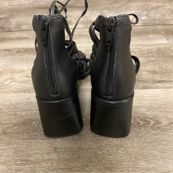 Steve Madden | Cherri30 Sandal Black Leather Size 8M