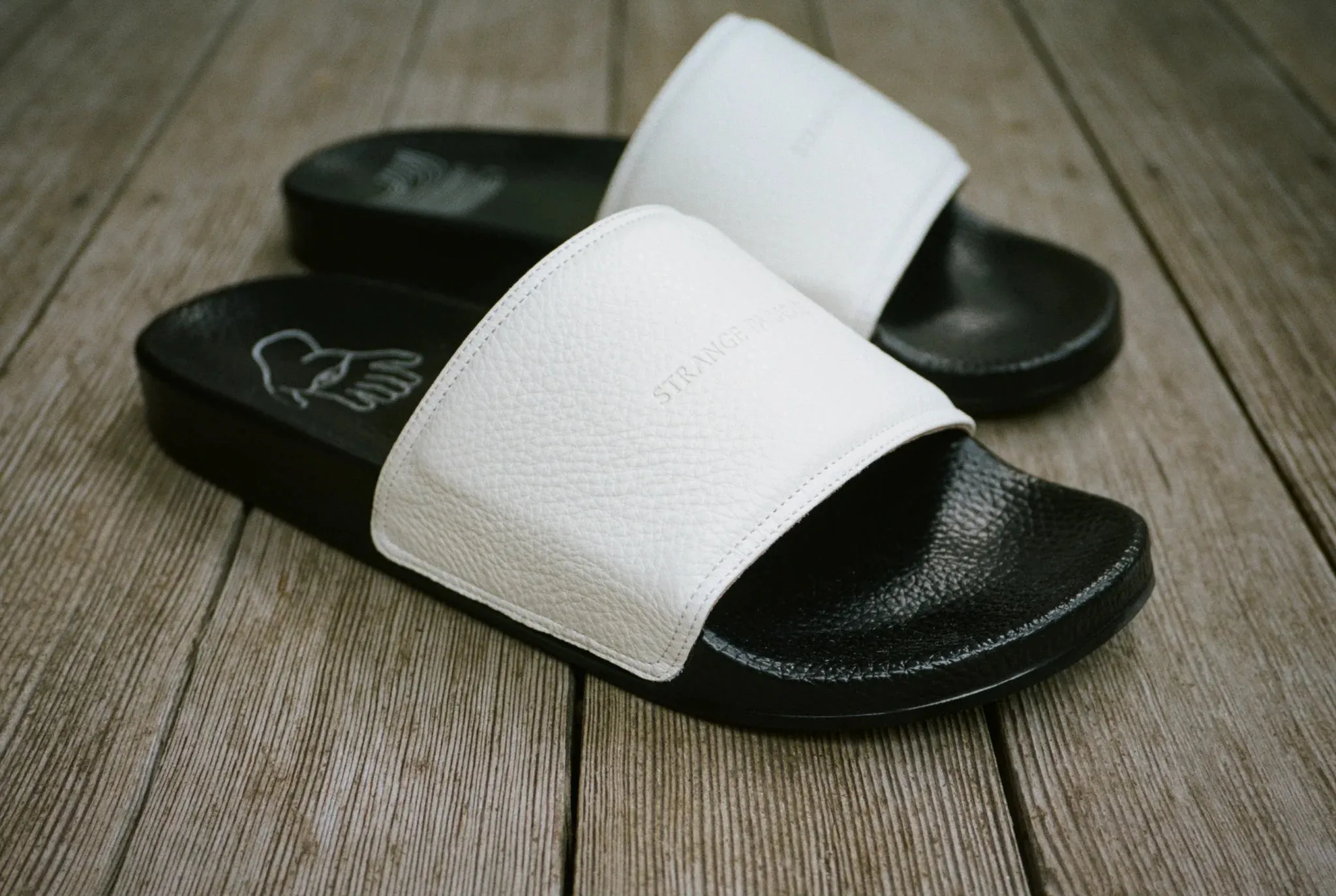 Strange Paradise Leather Sandal in Bianco