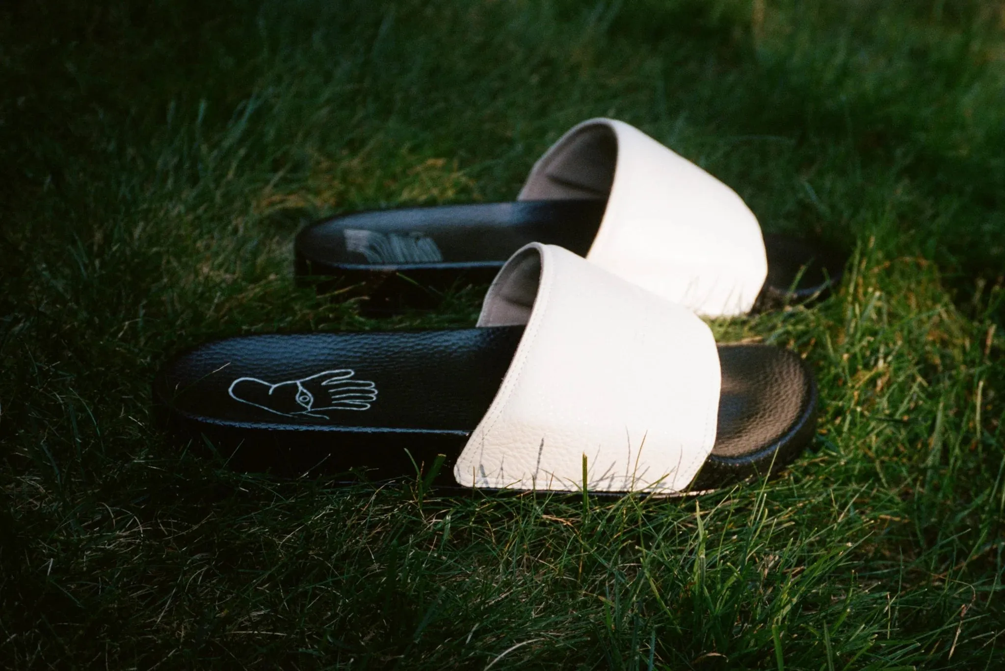 Strange Paradise Leather Sandal in Bianco