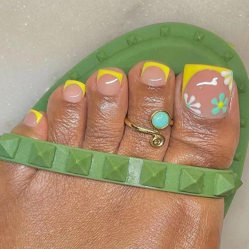 Toe nail yellow french flower