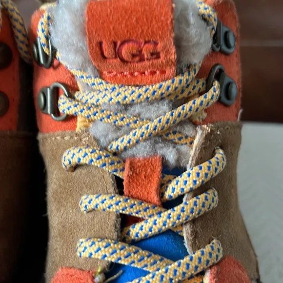 UGG Highland Hi Heritage kids size 1