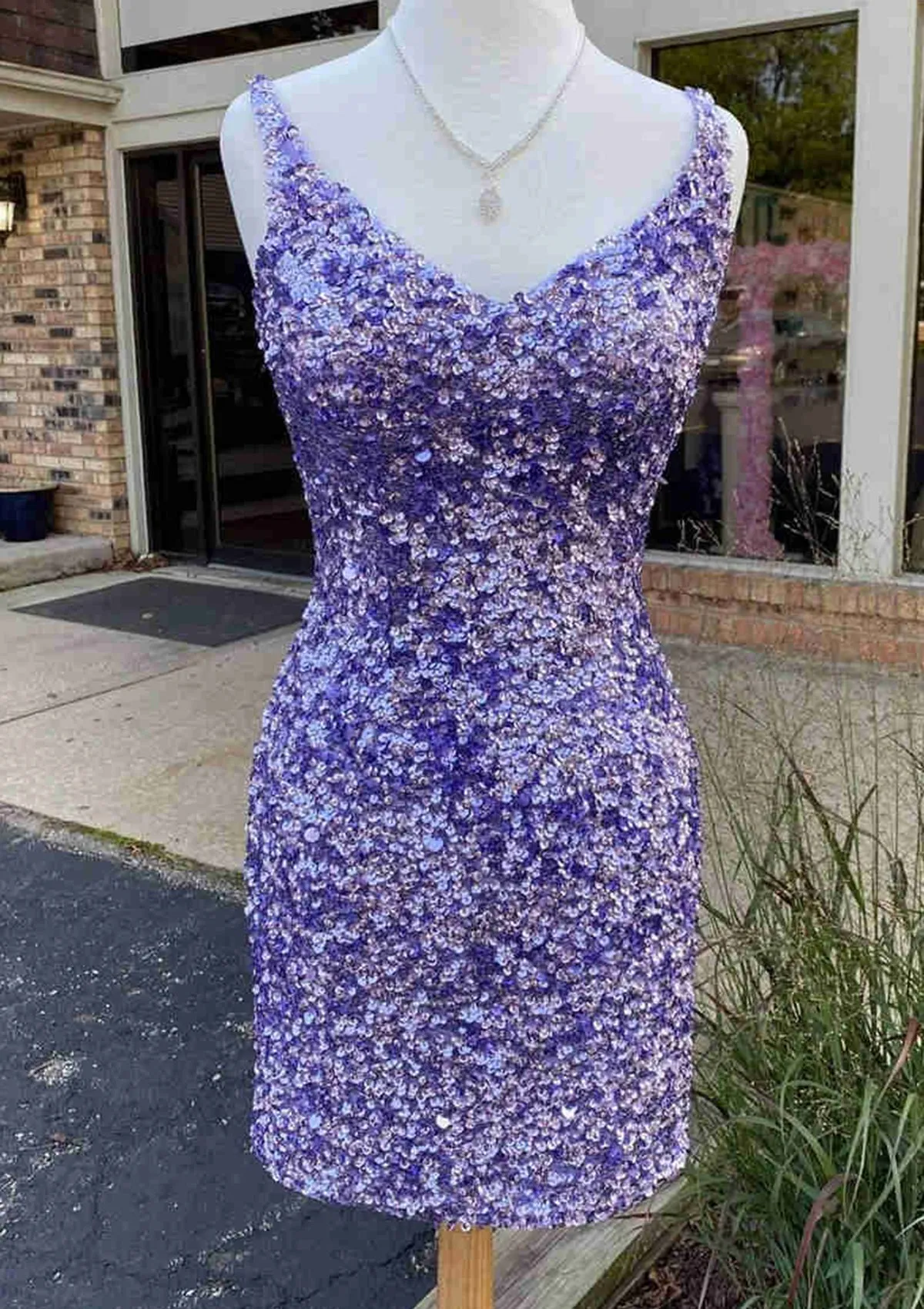 V Neck Sleeveless Open Back Red Sequin Bodycon Short Homecoming Dress