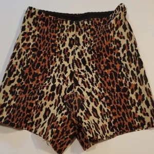 Vintage Vanity Fair Leopard Girtle stretchy XSmall