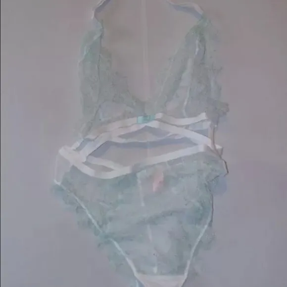 VS very sexy strappy plunge lace bodysuit teddy Lingerie S