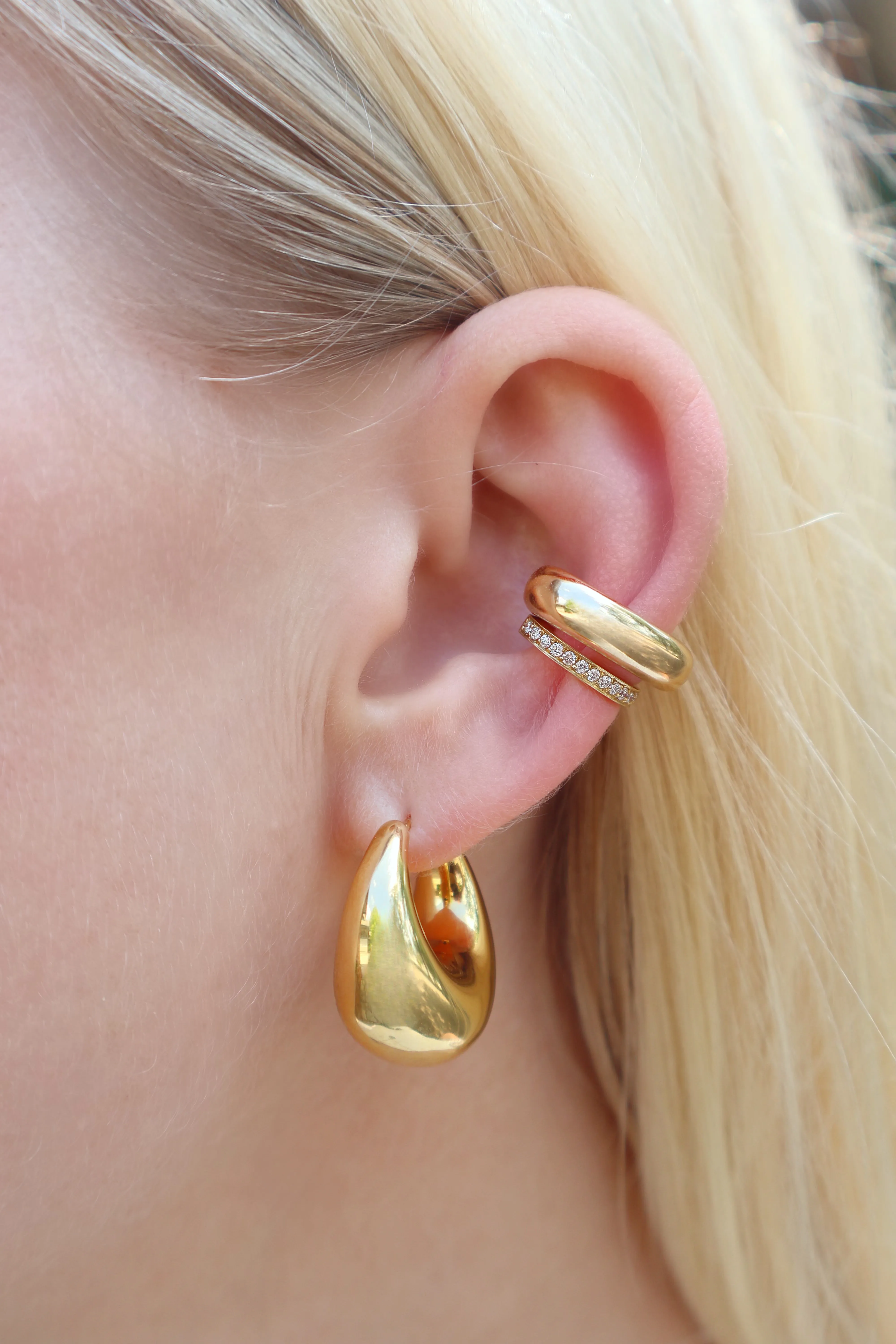 Yellow Gold Single Row Diamond Ear Cuff